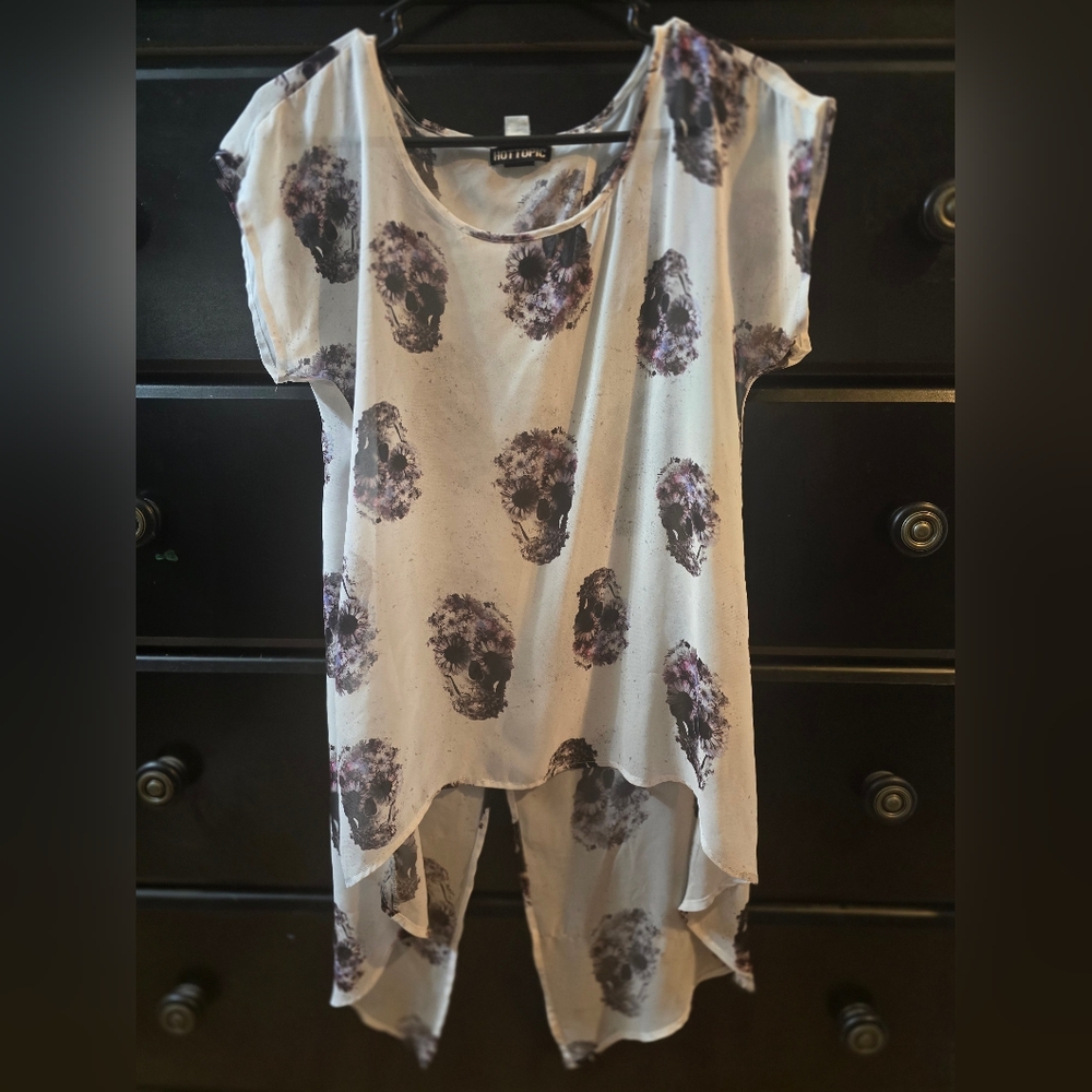Hot Topic Skull Open Back Shirt